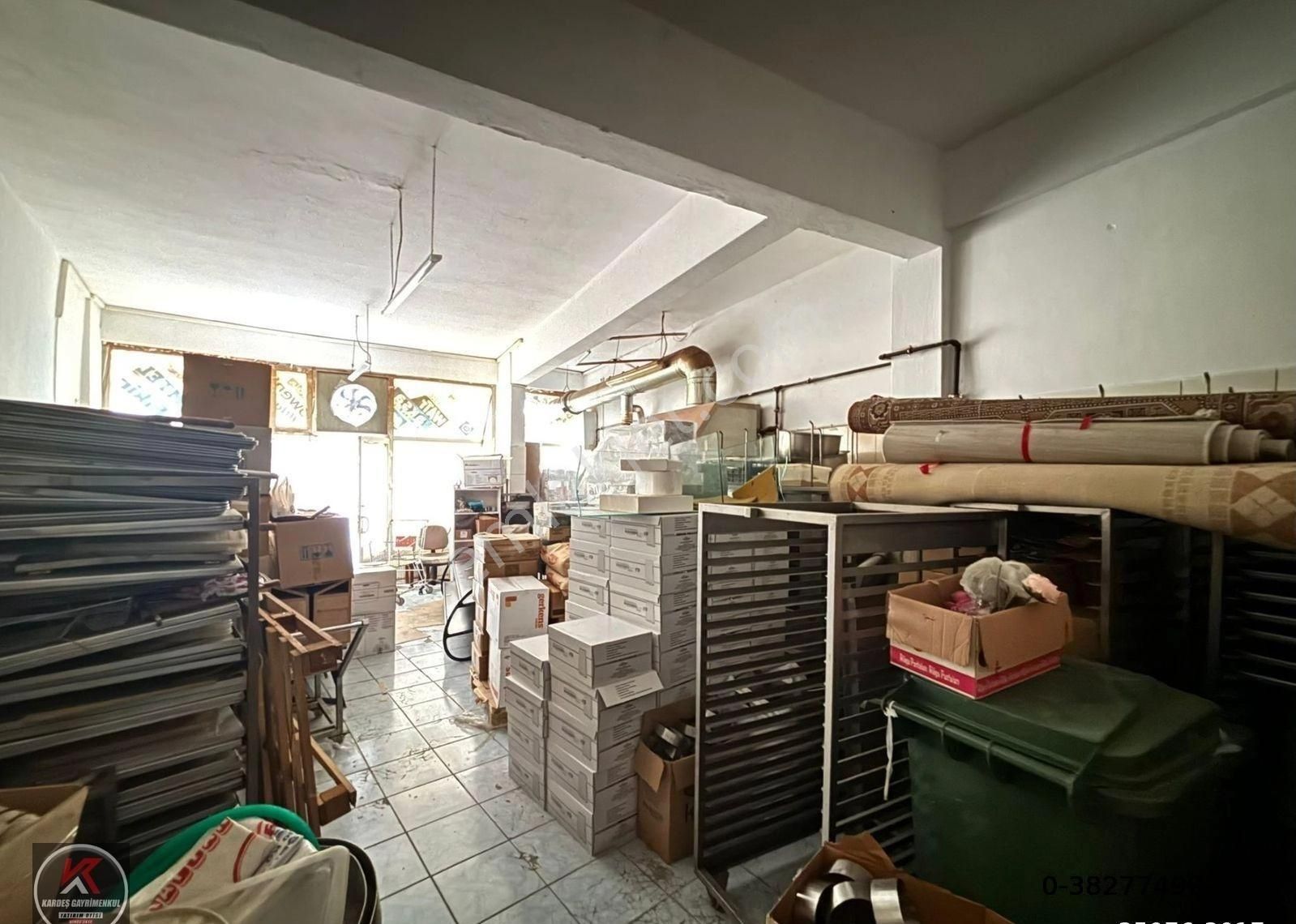 Merkezde Kaçırılmayacak Fırsat ! 4 Temmuz Mahallesi’nde 100 M² Geniş Vitrinli Satılık Ticari Dükkan - Görsel 14