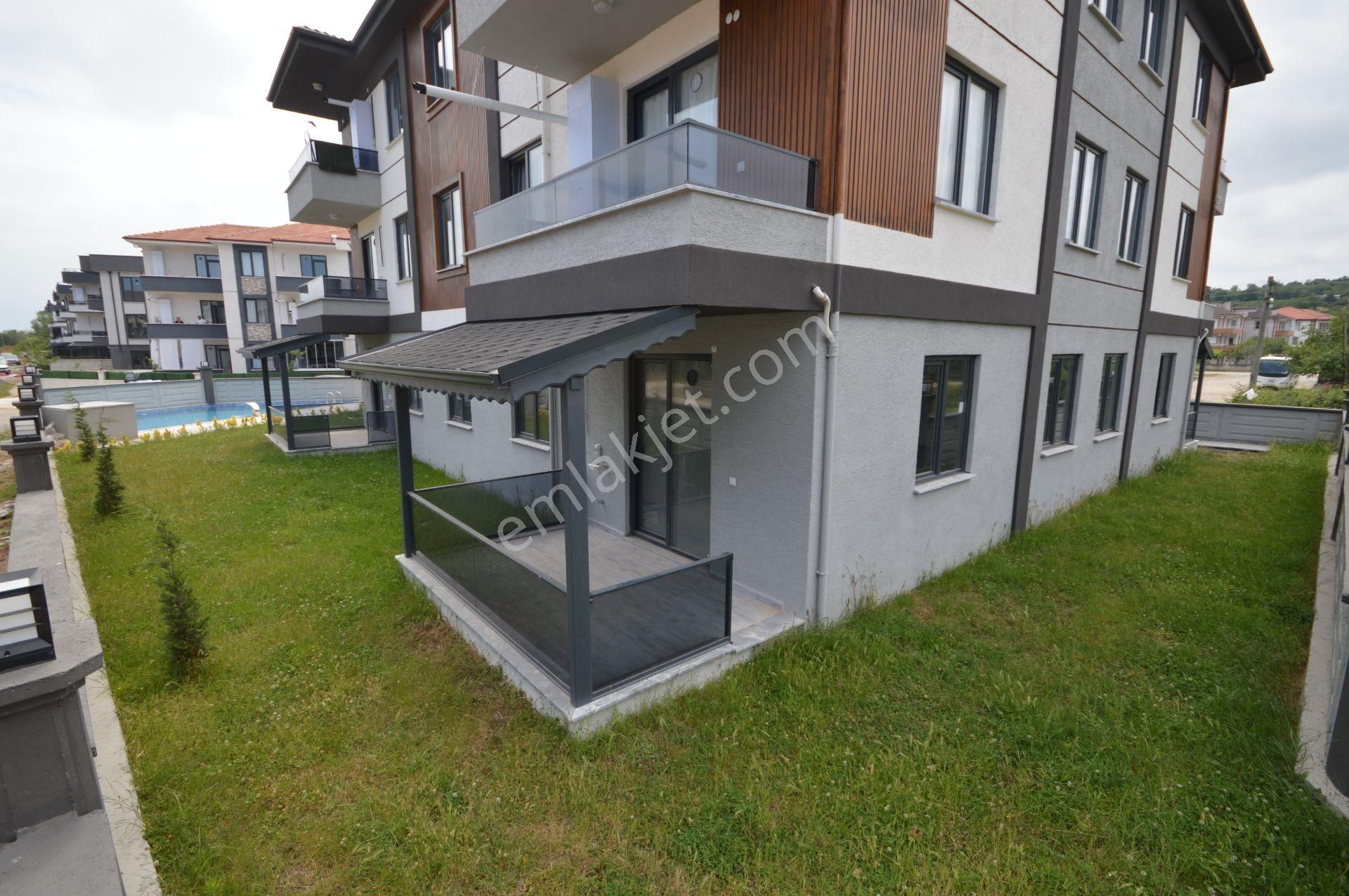 Karasu Da Merkezde Yeni Ve Havuzlu Lüks 2+1 Daire - Görsel 8