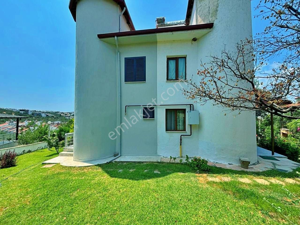 Uytundan Pelitköyde Denize 150 Metre Bahçe Kullanımlı 3+1 Villa - Görsel 35