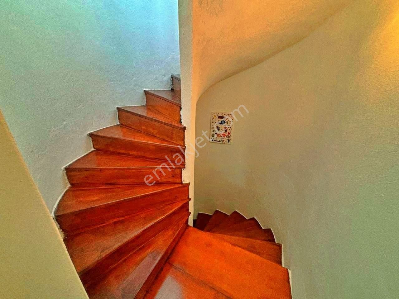 Uytundan Pelitköyde Denize 150 Metre Bahçe Kullanımlı 3+1 Villa - Görsel 31