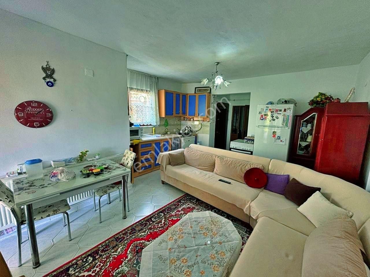 Uytundan Pelitköyde Denize 150 Metre Bahçe Kullanımlı 3+1 Villa - Görsel 20