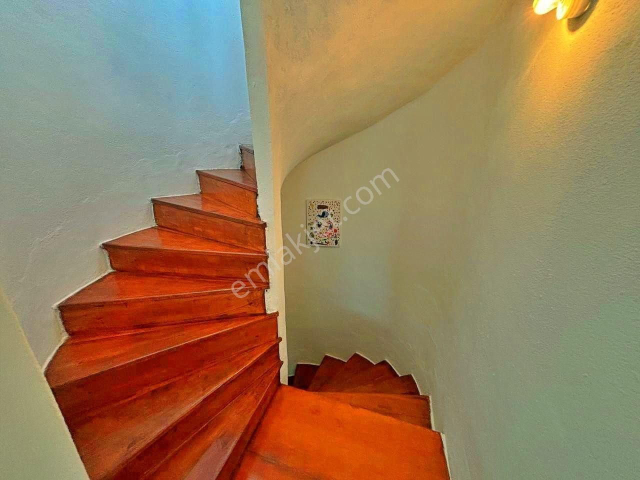 Uytundan Pelitköyde Denize 150 Metre Bahçe Kullanımlı 3+1 Villa - Görsel 5