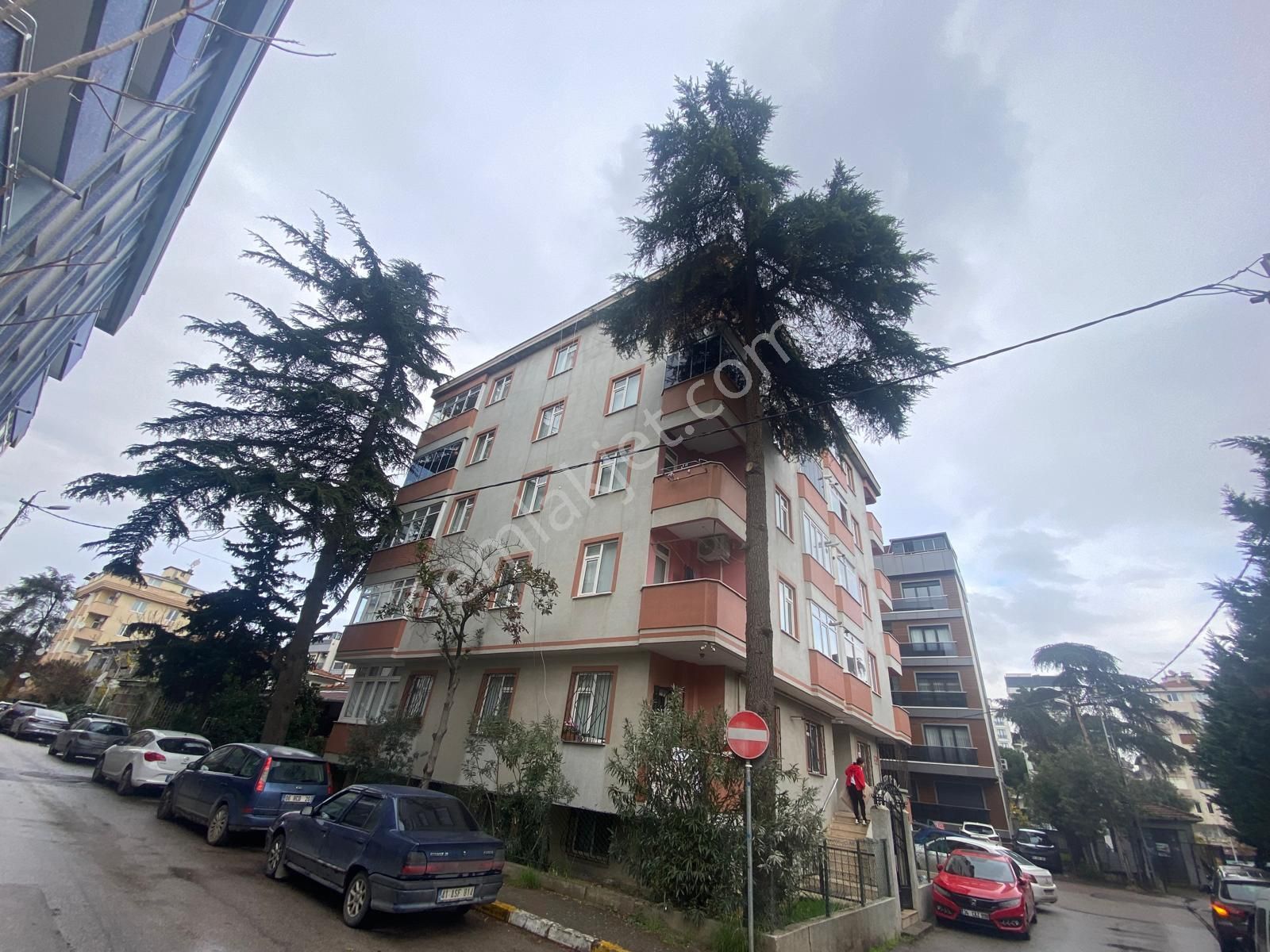 Güzelyalı E5 Altında Arakat Marmaraya E5 Çok Yakın 3+1 Asansörlü