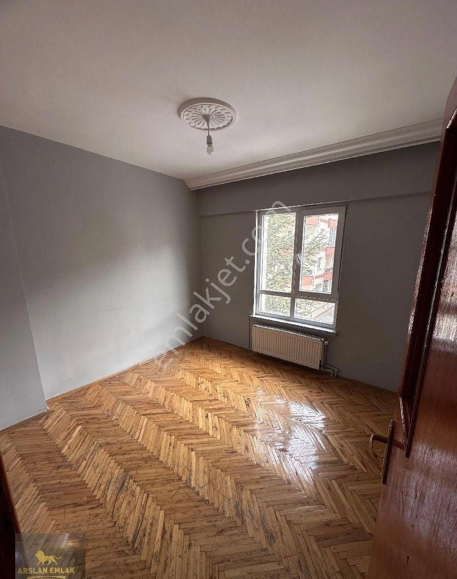 Aktepe Köşk Mahallesi Kalecik Sokakta Bagımsız 3+1 Kiralık Daire - Görsel 11