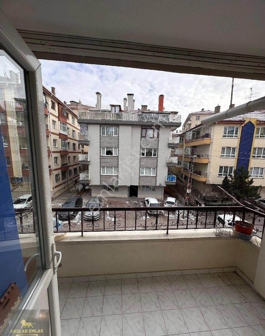 Aktepe Köşk Mahallesi Kalecik Sokakta Bagımsız 3+1 Kiralık Daire - Görsel 4