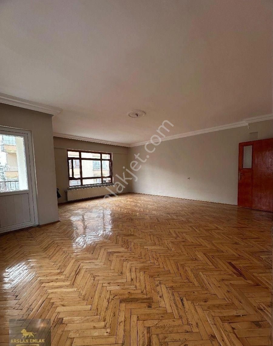 Aktepe Köşk Mahallesi Kalecik Sokakta Bagımsız 3+1 Kiralık Daire - Görsel 18