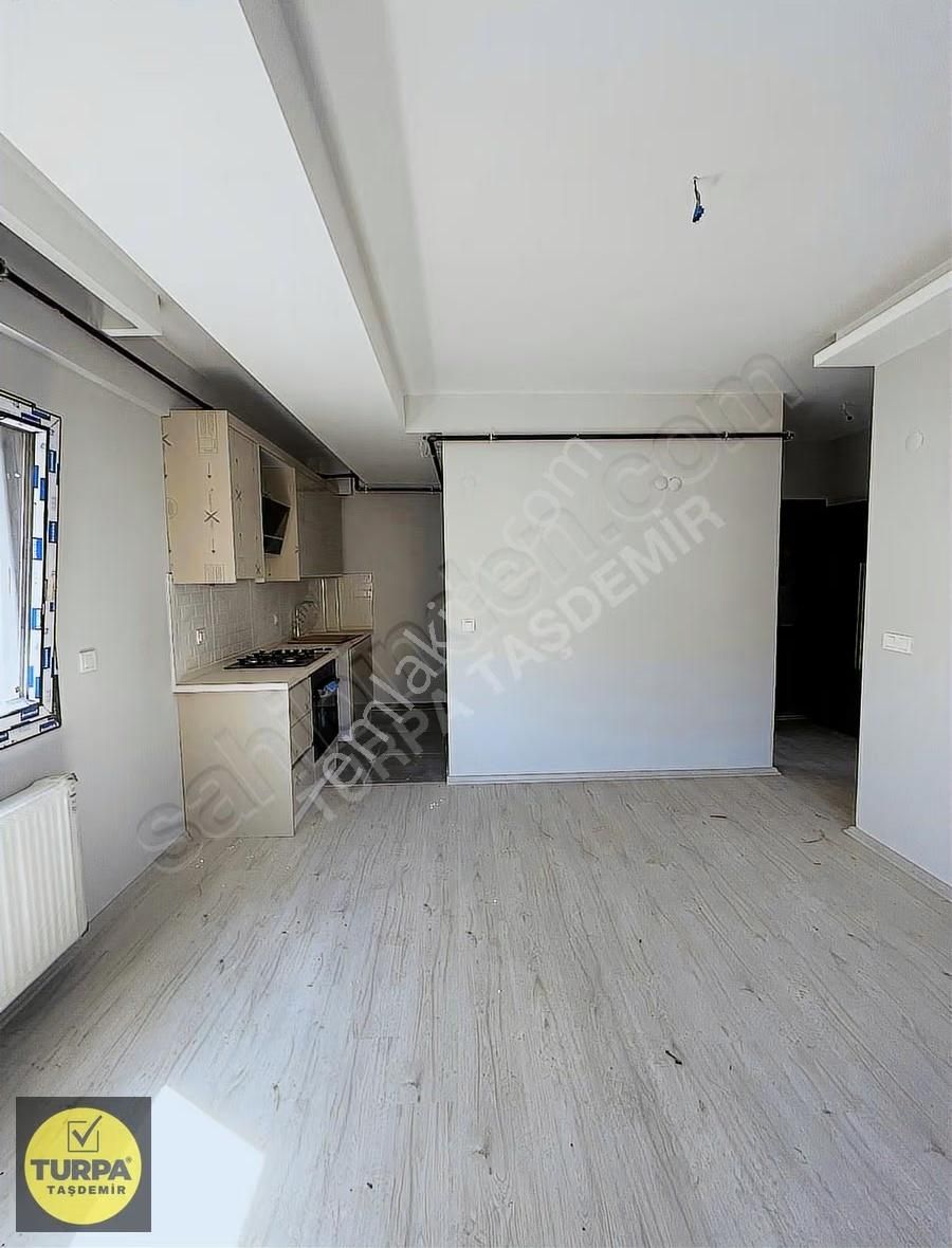 Çiğli Balatçık Mahallesi'nde Satılık 1+1 Daire