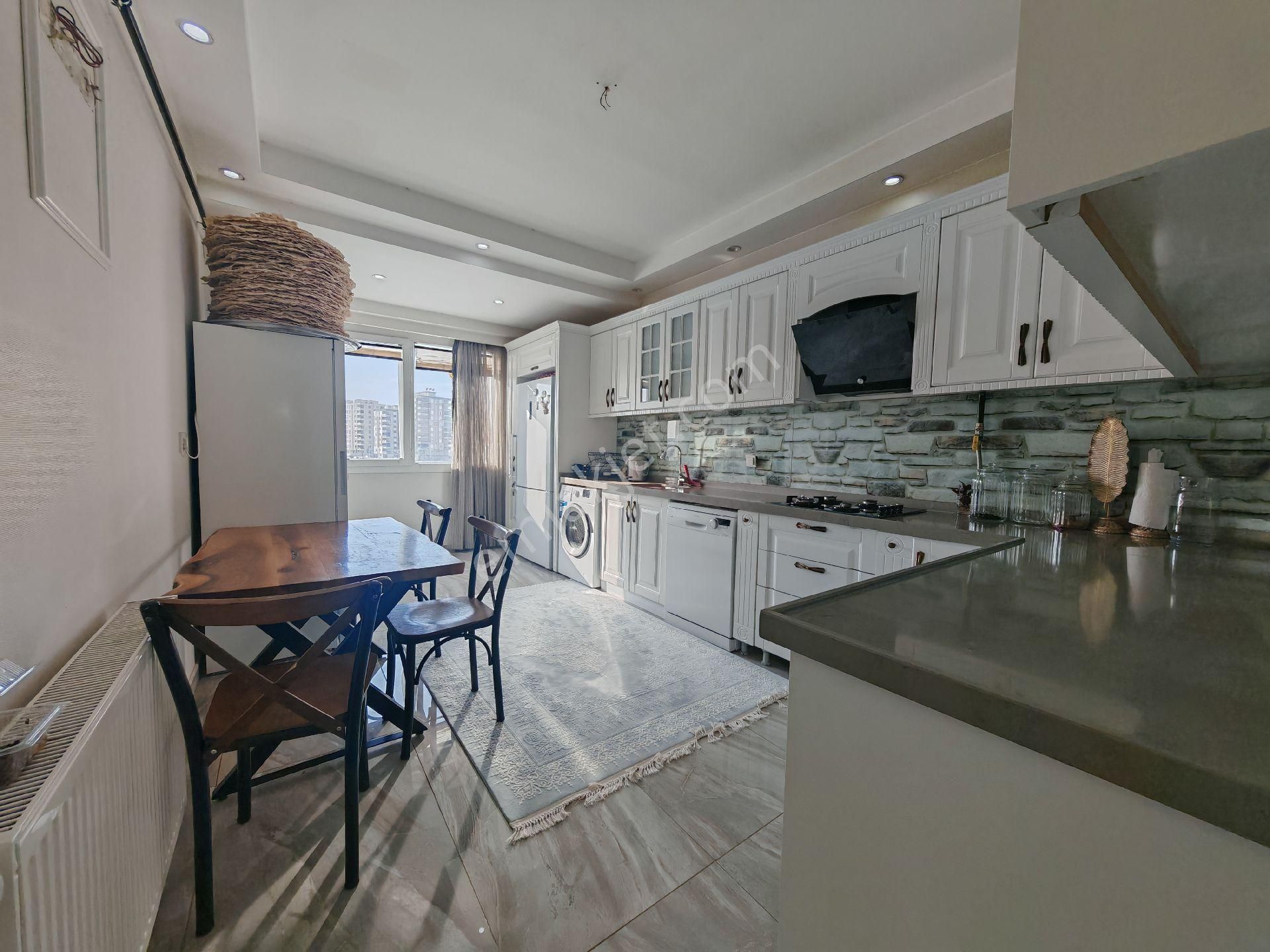 Faruk Yüksel Emlak Gürkan Sitesi Satılık 4 Oda Yapılı Dairw - Görsel 12