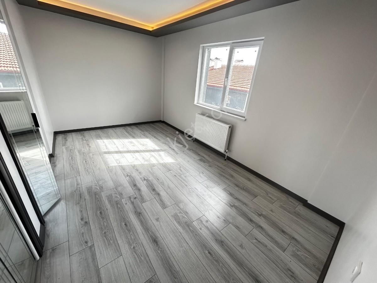 Yenikent Fevzi Çakmak Mah 3+1 E.banyolu Ön Cephe Sıfır Daire - Görsel 12