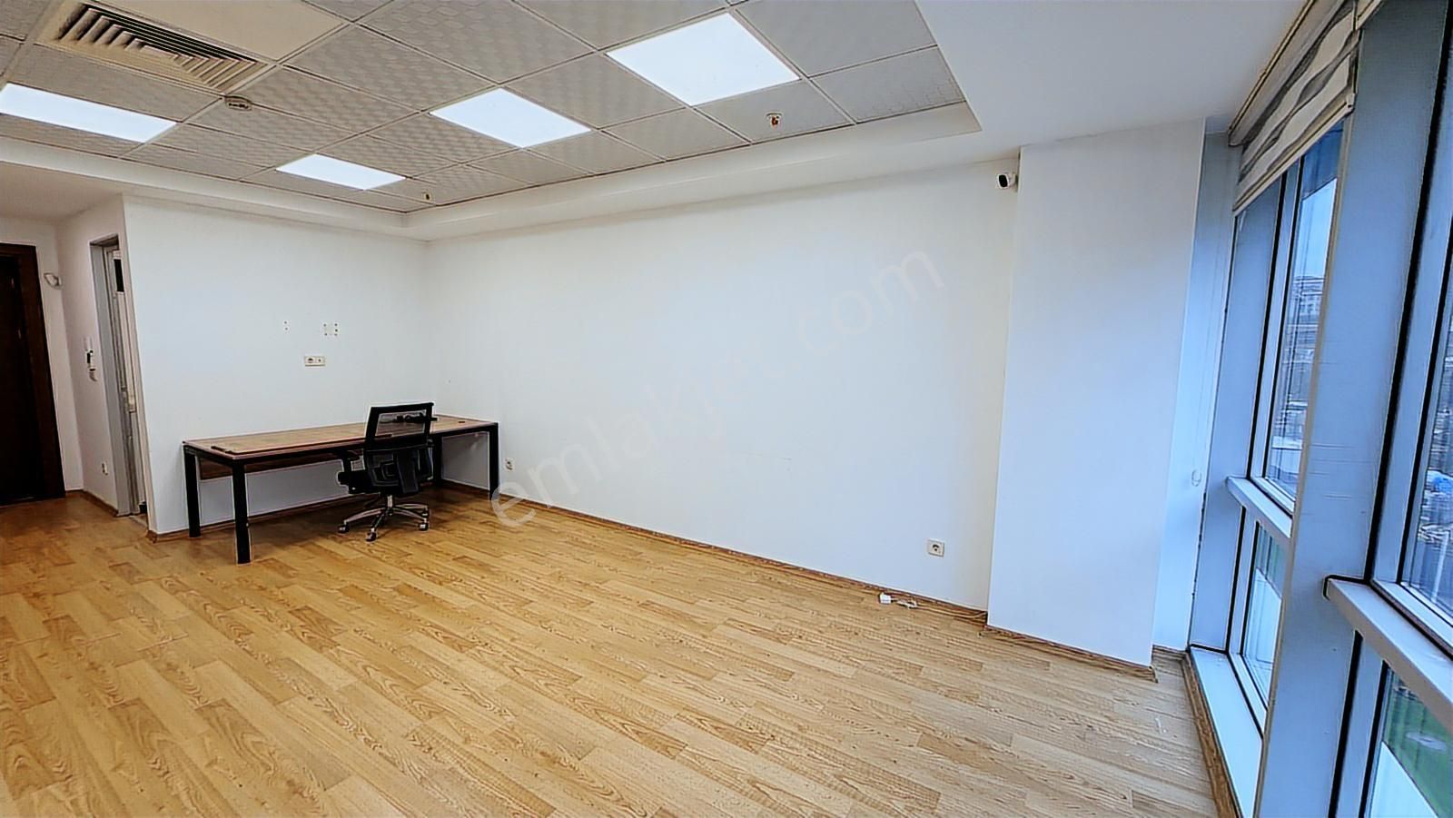 Satılık Metro Yanında Hazır Dekorasyonlu Ofis Remax Astyle - Görsel 18
