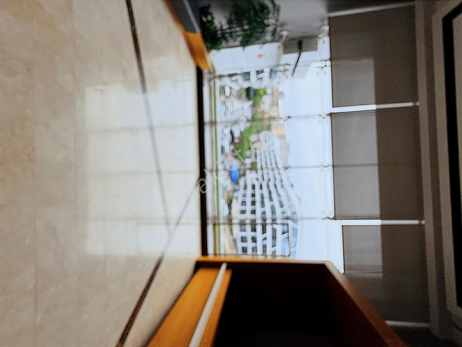 Satılık Metro Yanında Hazır Dekorasyonlu Ofis Remax Astyle - Görsel 6