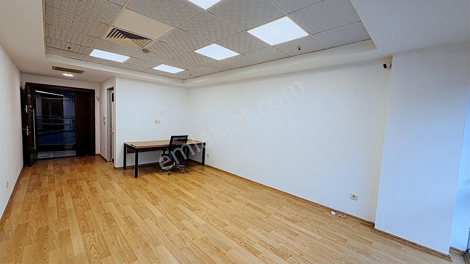 Satılık Metro Yanında Hazır Dekorasyonlu Ofis Remax Astyle - Görsel 13