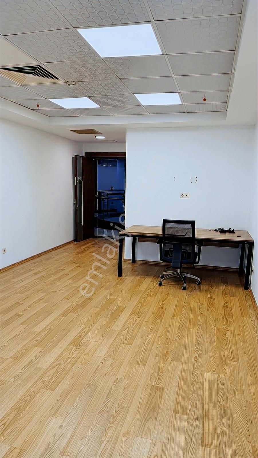 Satılık Metro Yanında Hazır Dekorasyonlu Ofis Remax Astyle - Görsel 17