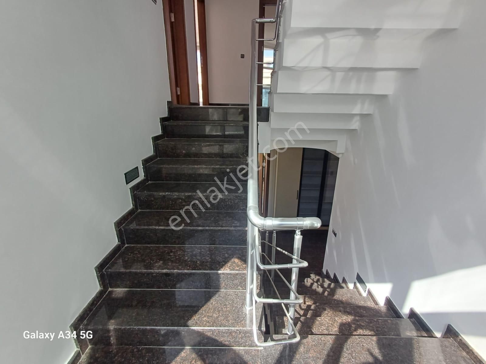 Marinaya Yakın - Köşe Konum - Tek Müstakil Villa - Görsel 29