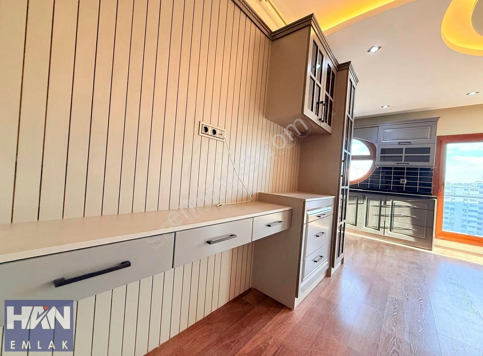 Han Emlak'tan Royal Towers'ta Tamamen Yenilenmiş Consept 4+1 - Görsel 3