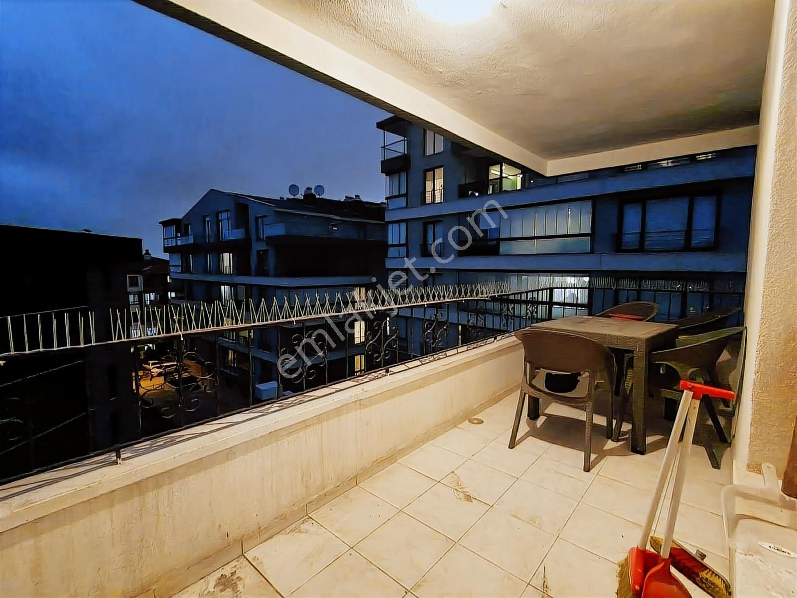 Cevizlidre/cad/2bina/katta/eşyalı/kiralık/3+1/2bny/3wc/mantolama - Görsel 3