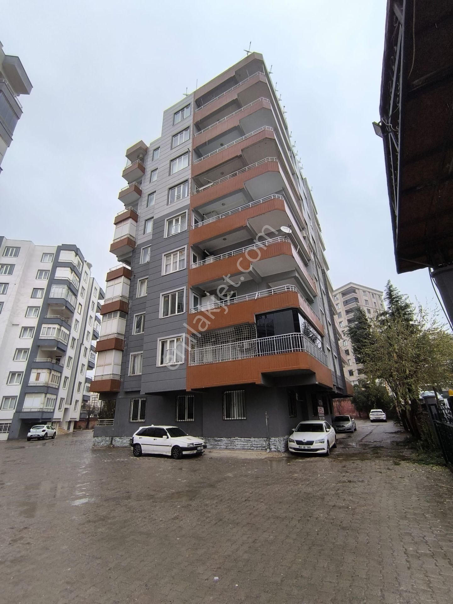 Akpiyar Mahallesi Balık Ayağında Geniş Ve Ferah Masrafsız Satılkı 3+1 Daire