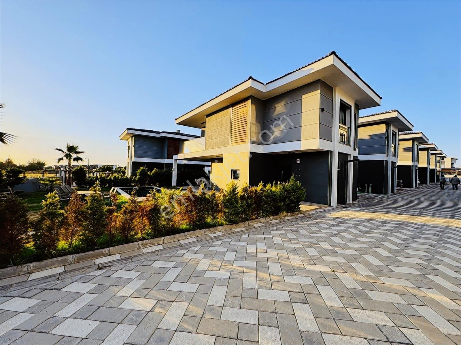 Güzelçamlı'da 7/24 Güvenlikli Tek Müstakil Havuzlu 3+1 Villa - Görsel 10