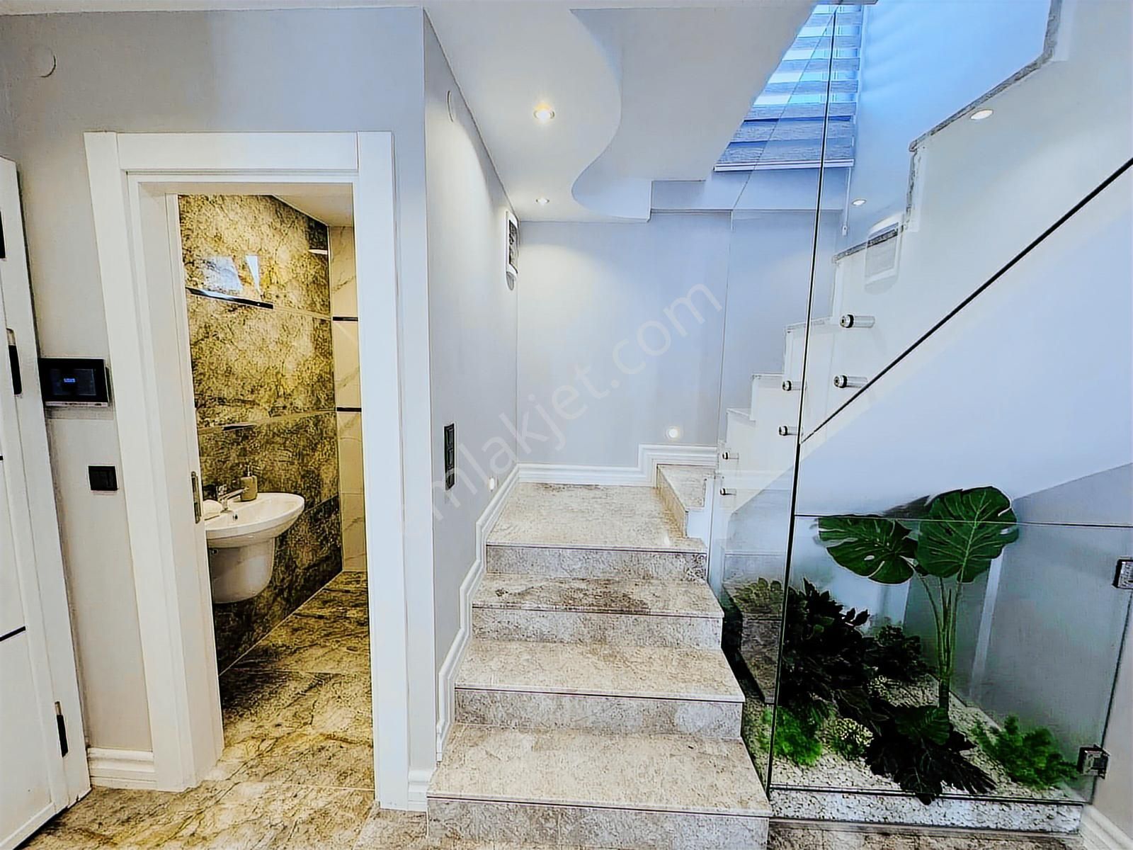 Güzelçamlı'da 7/24 Güvenlikli Tek Müstakil Havuzlu 3+1 Villa - Görsel 23