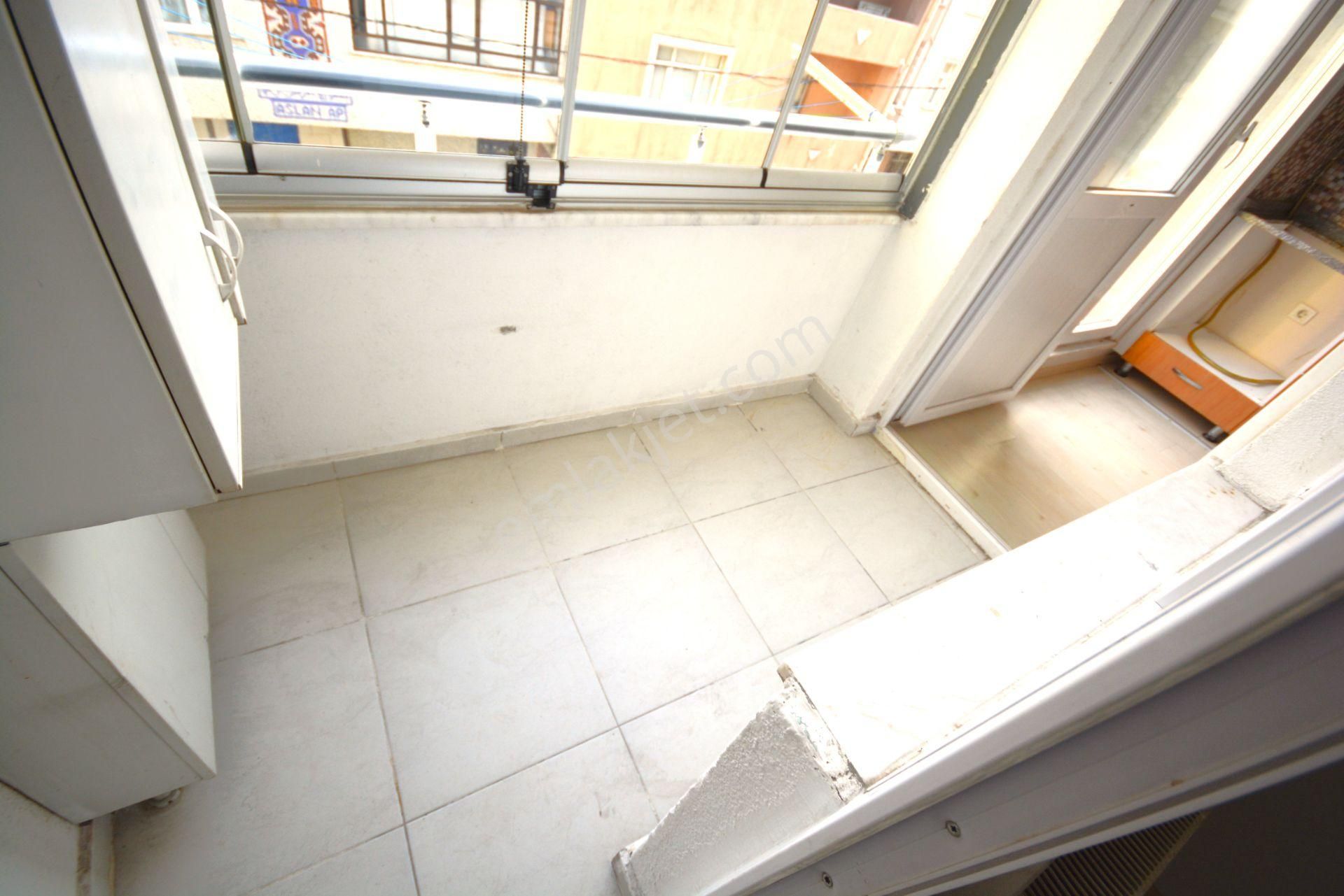 Kiralık Daire 3+1 Ara Kat 120 M2 İskanlı Konumu Güzel Güney Cephe - Görsel 23