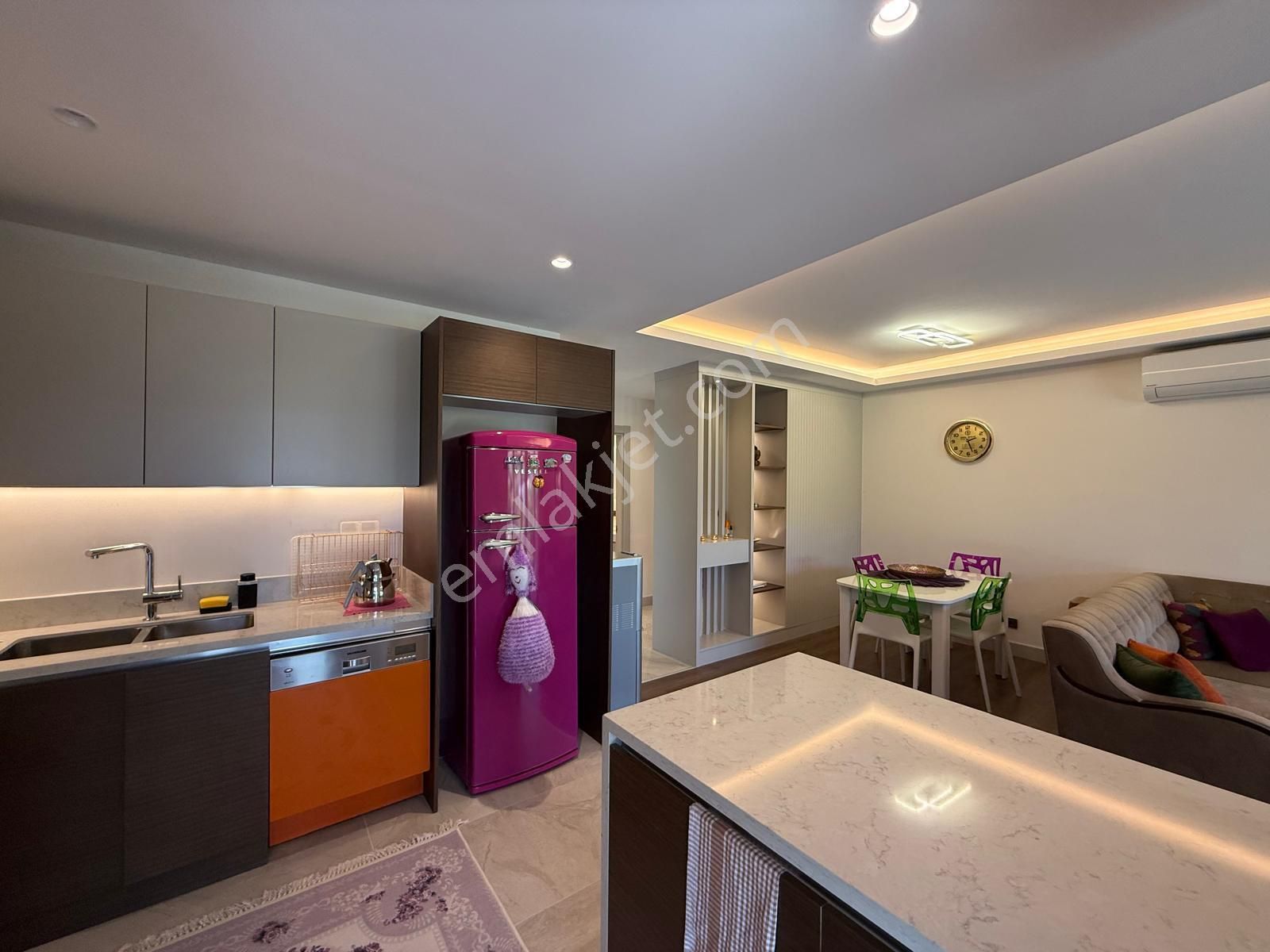 Havuzlu Site - Full Eşya - Alt Katta Oda - 4+1 Villa - Görsel 18