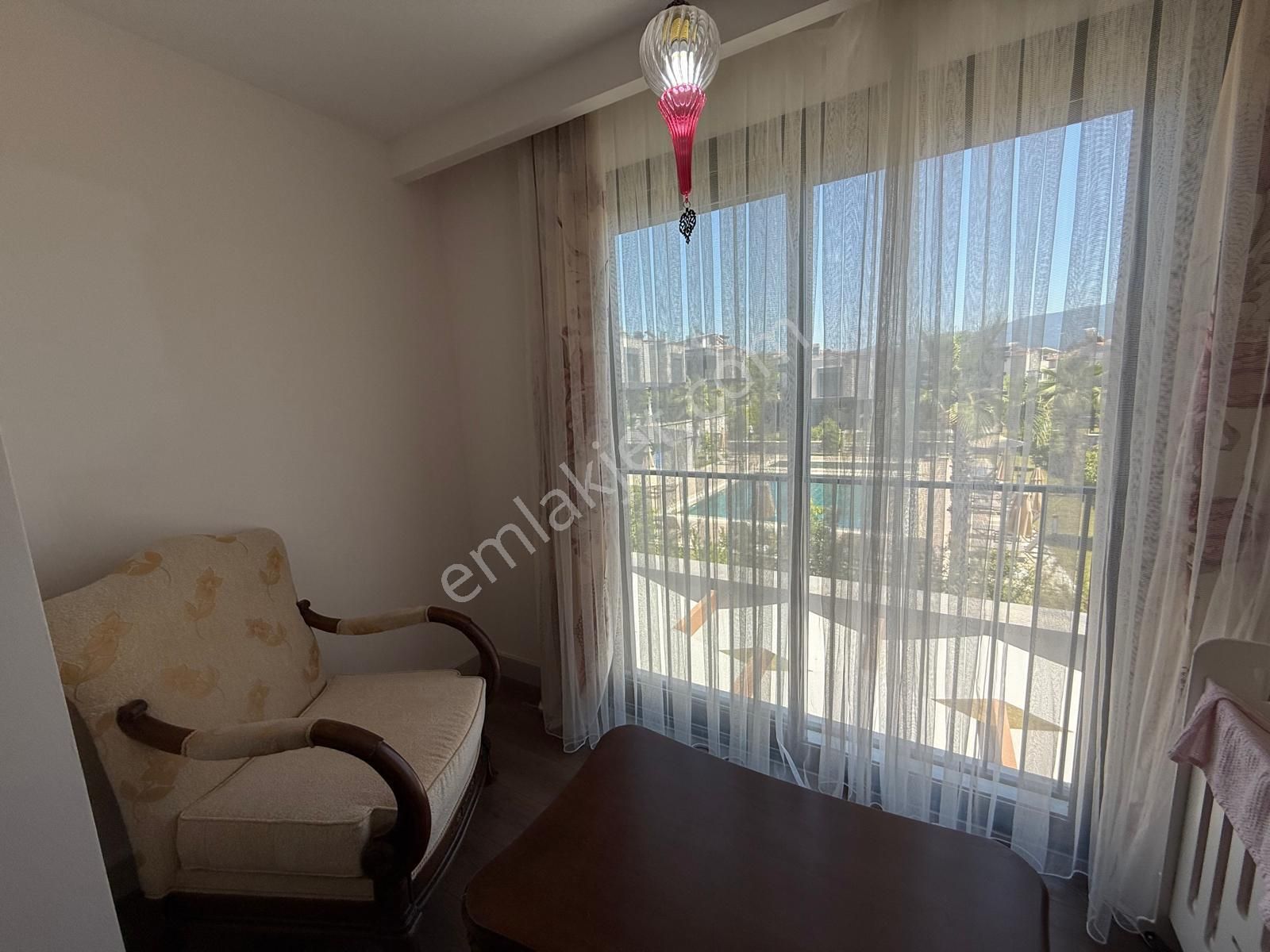 Havuzlu Site - Full Eşya - Alt Katta Oda - 4+1 Villa - Görsel 34