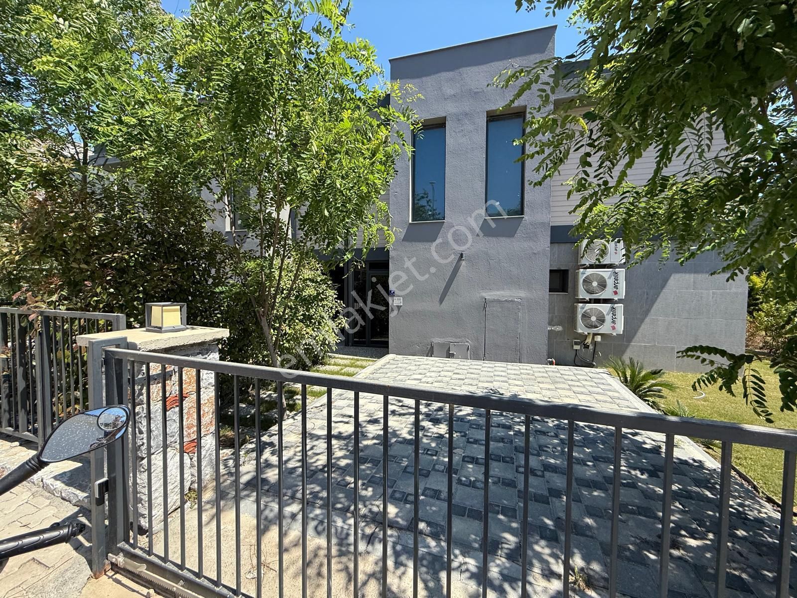 Havuzlu Site - Full Eşya - Alt Katta Oda - 4+1 Villa - Görsel 8