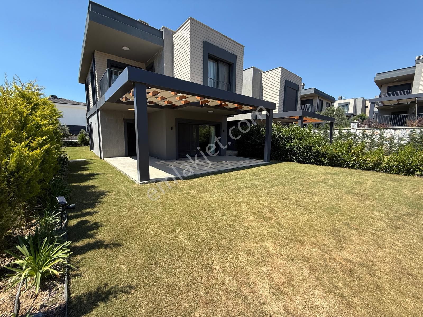 Havuzlu Site - Full Eşya - Alt Katta Oda - 4+1 Villa - Görsel 3