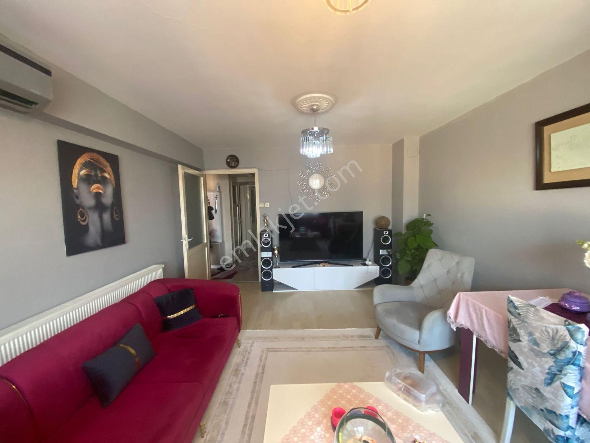 Sahibinden Acil Satılık Deniz Manzaralı Cadde Üzeri 2+1 Daire