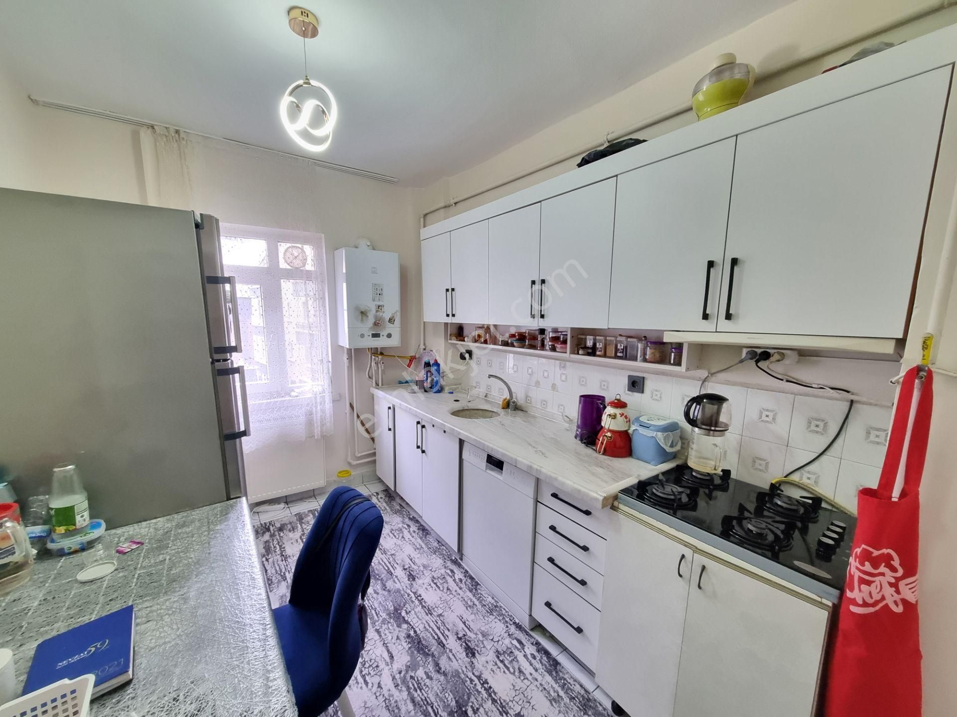 Cadde Üzeri - Yapılı - 3+1 Satılık Daire... - Görsel 2