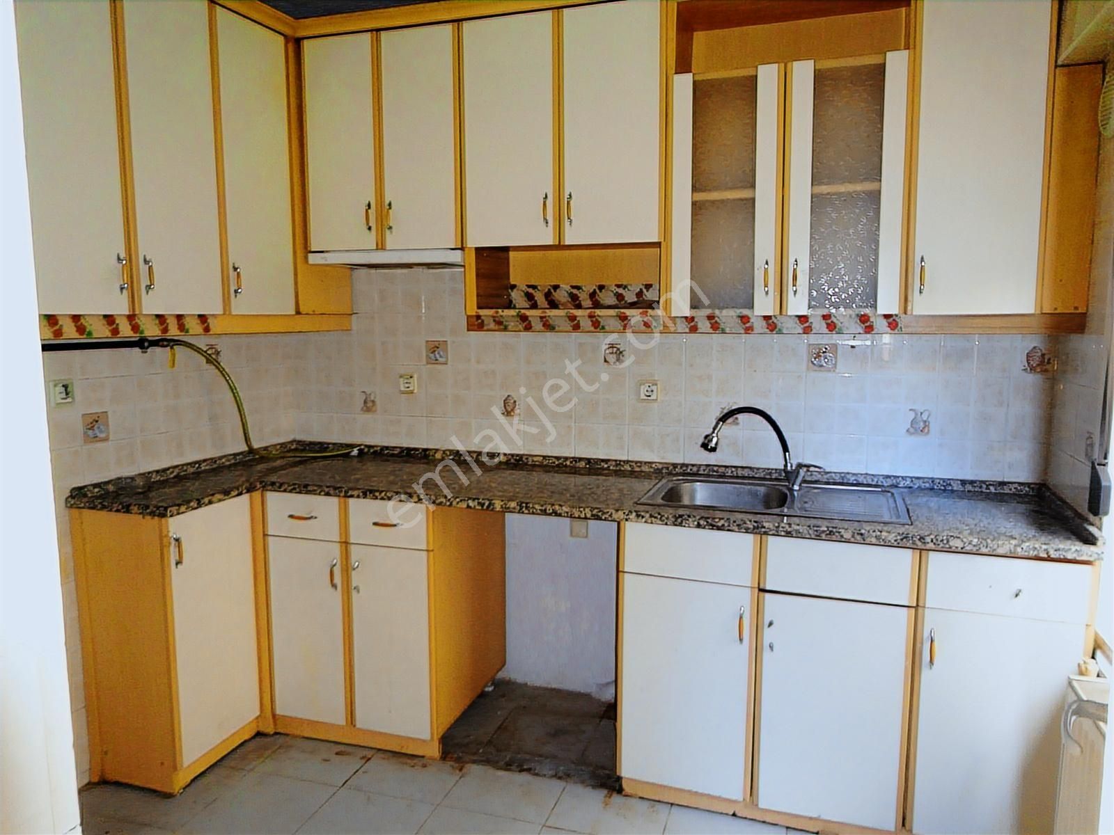 Bahçelievler Karafatma Parkına Yakın 2+1 Satılık Arakat Daire - Görsel 5