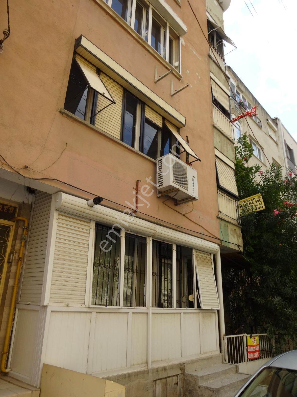 Bahçelievler Karafatma Parkına Yakın 2+1 Satılık Arakat Daire