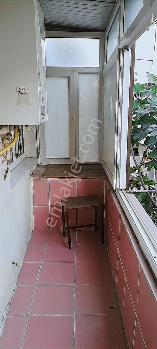 Kocamustafapaşa Merkez 2.kat 2+1 65m2 Balkonlu Çift Cephe - Görsel 3