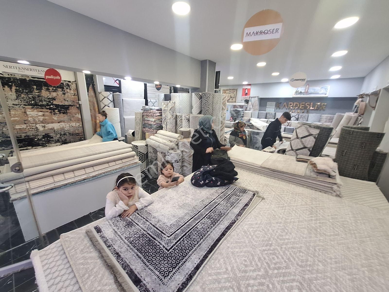 Devren Satılık Hazıŕ Kurulu Halı Mağazası - Görsel 2