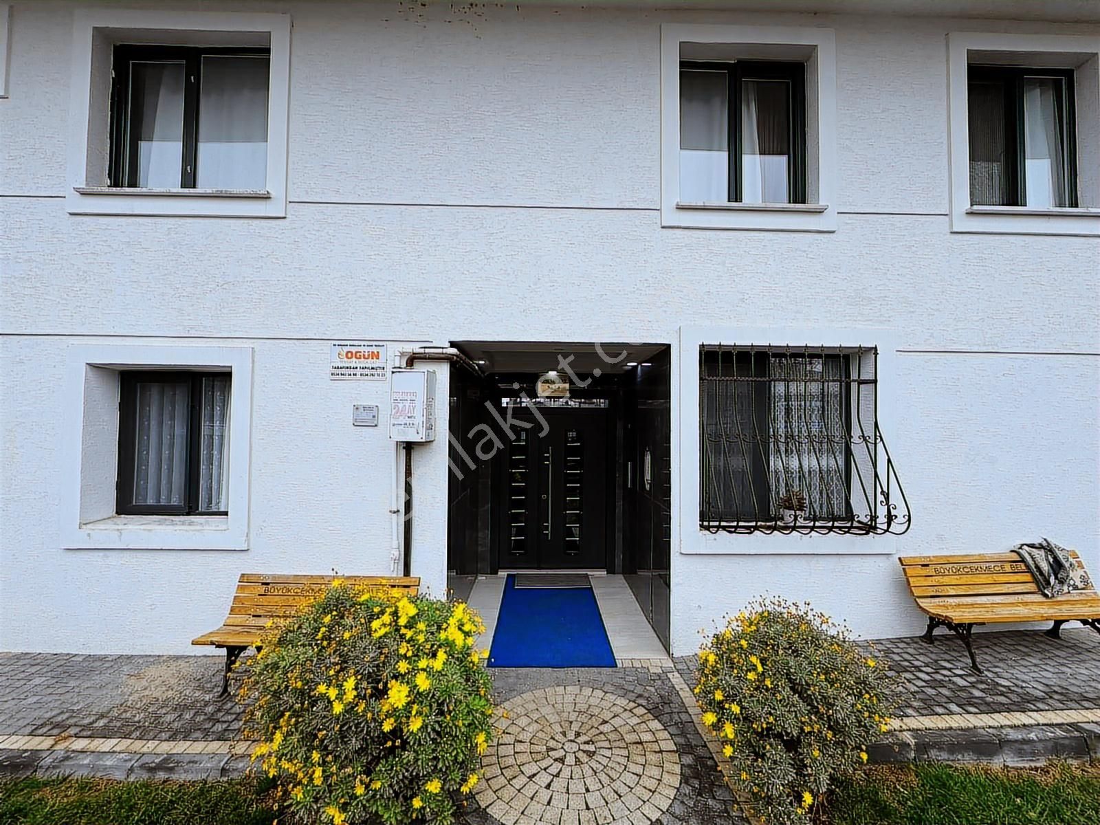 B.çekmece De Satılık 3+2 Daire Geniş Ve Ferah Deniz Manzaralı - Görsel 8