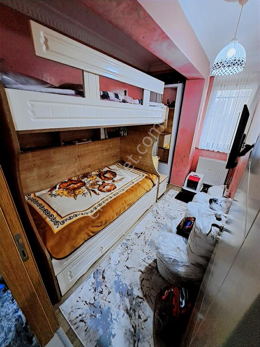 Betül Emlak'tan Sultangazi Eski Habiblerde Satılık 2+1 Giriş Kat - Görsel 4