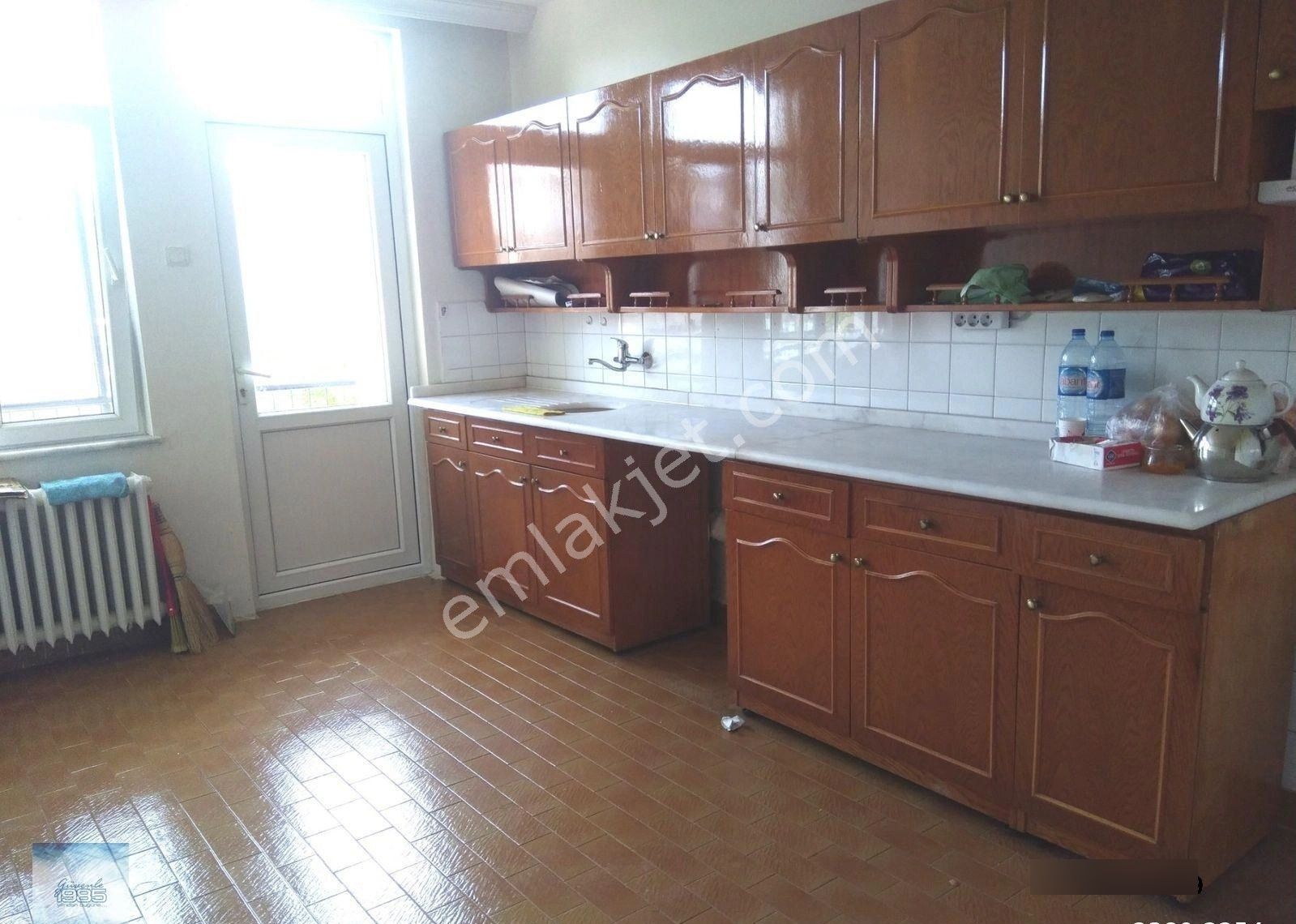 Esat Caddesi Üzerimintrak Apartmanı 2+1+ Kiler Merkezi Isınma Açık Otopark 110m2 Asansörlü 1. - Görsel 13