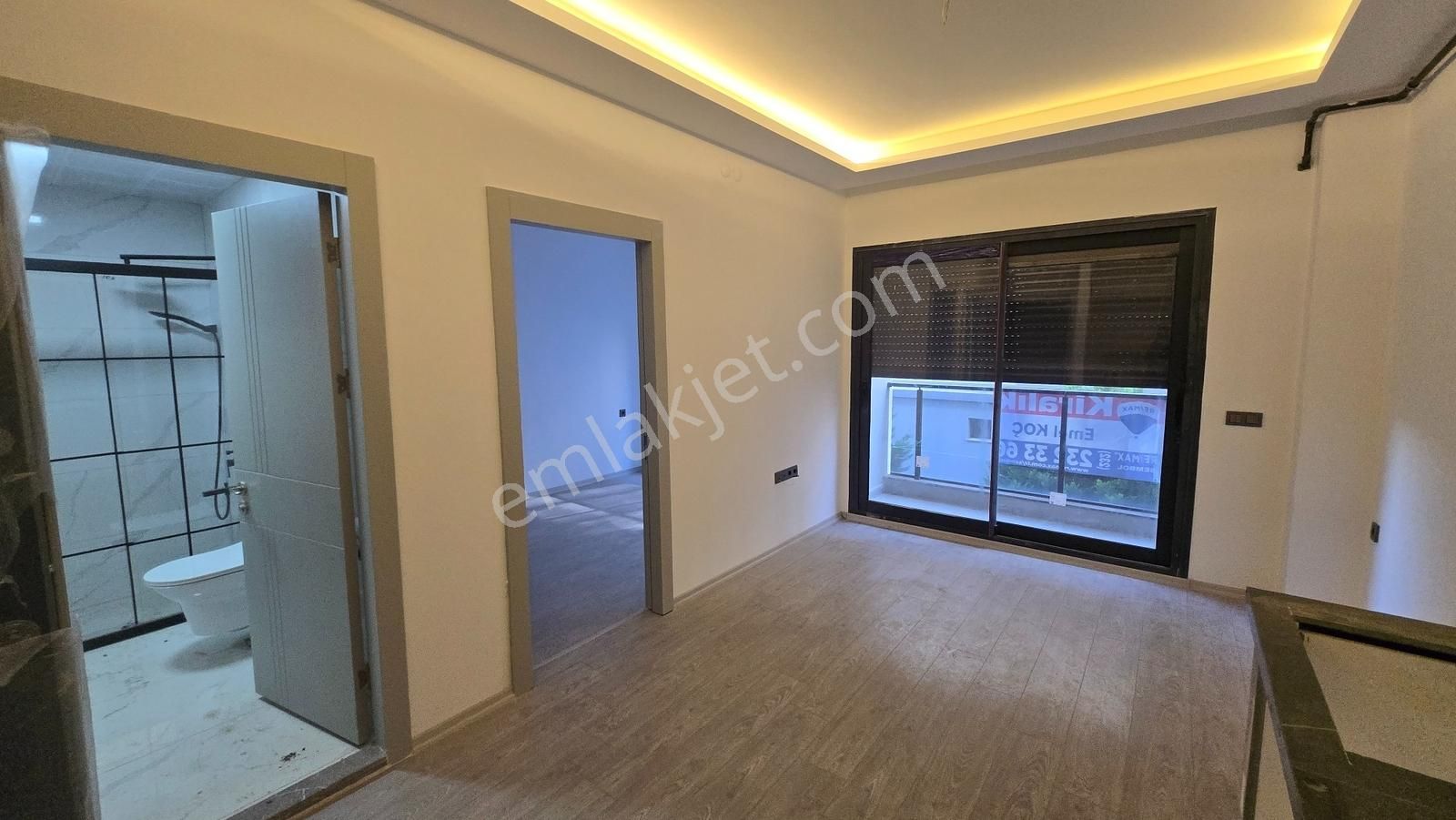 Menderes Barbarosta Sıfır 1+1 40 M² Kapalı Otoparkyerden Isıtma - Görsel 2