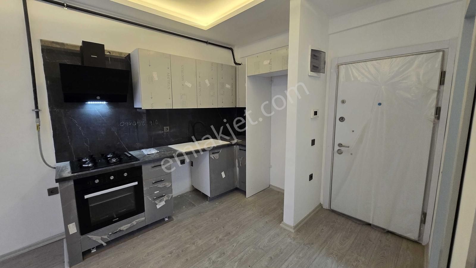 Menderes Barbarosta Sıfır 1+1 40 M² Kapalı Otoparkyerden Isıtma - Görsel 14