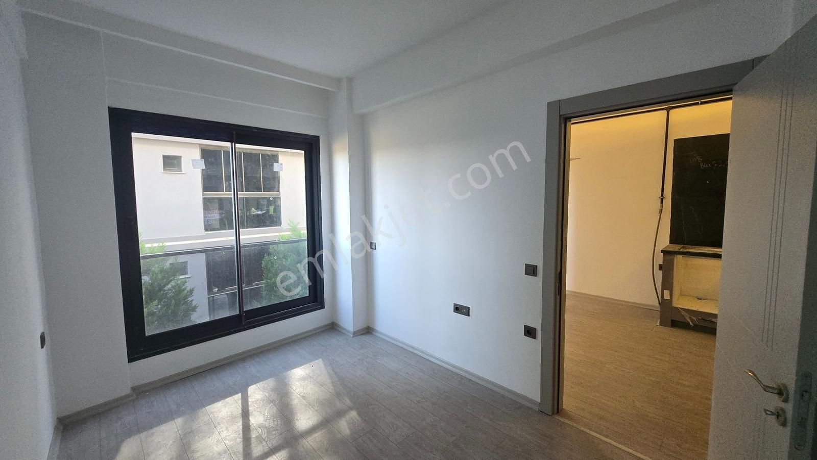 Menderes Barbarosta Sıfır 1+1 40 M² Kapalı Otoparkyerden Isıtma - Görsel 17