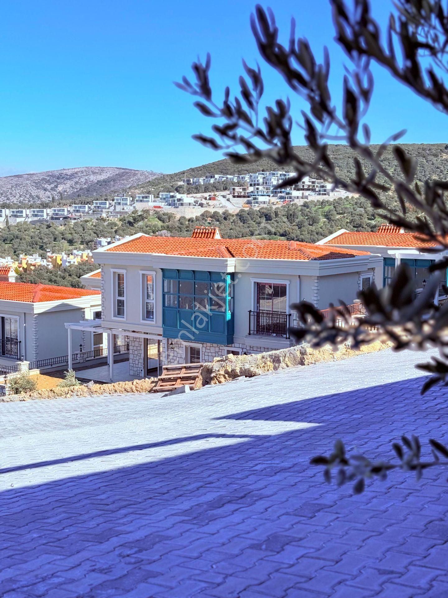 Merkeze Yakın, Manzaralı, Özel Havuzlu Villa - Görsel 13