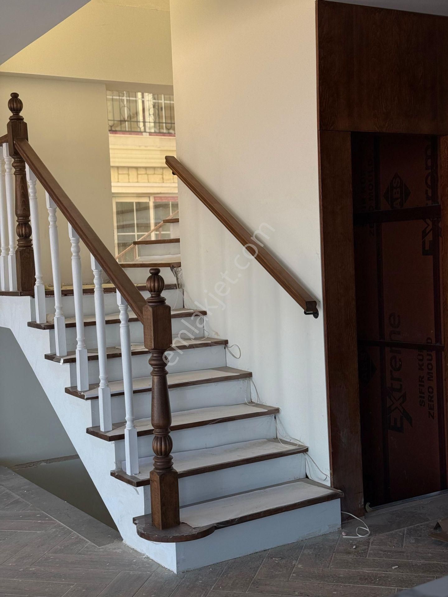 Merkeze Yakın, Manzaralı, Özel Havuzlu Villa - Görsel 32