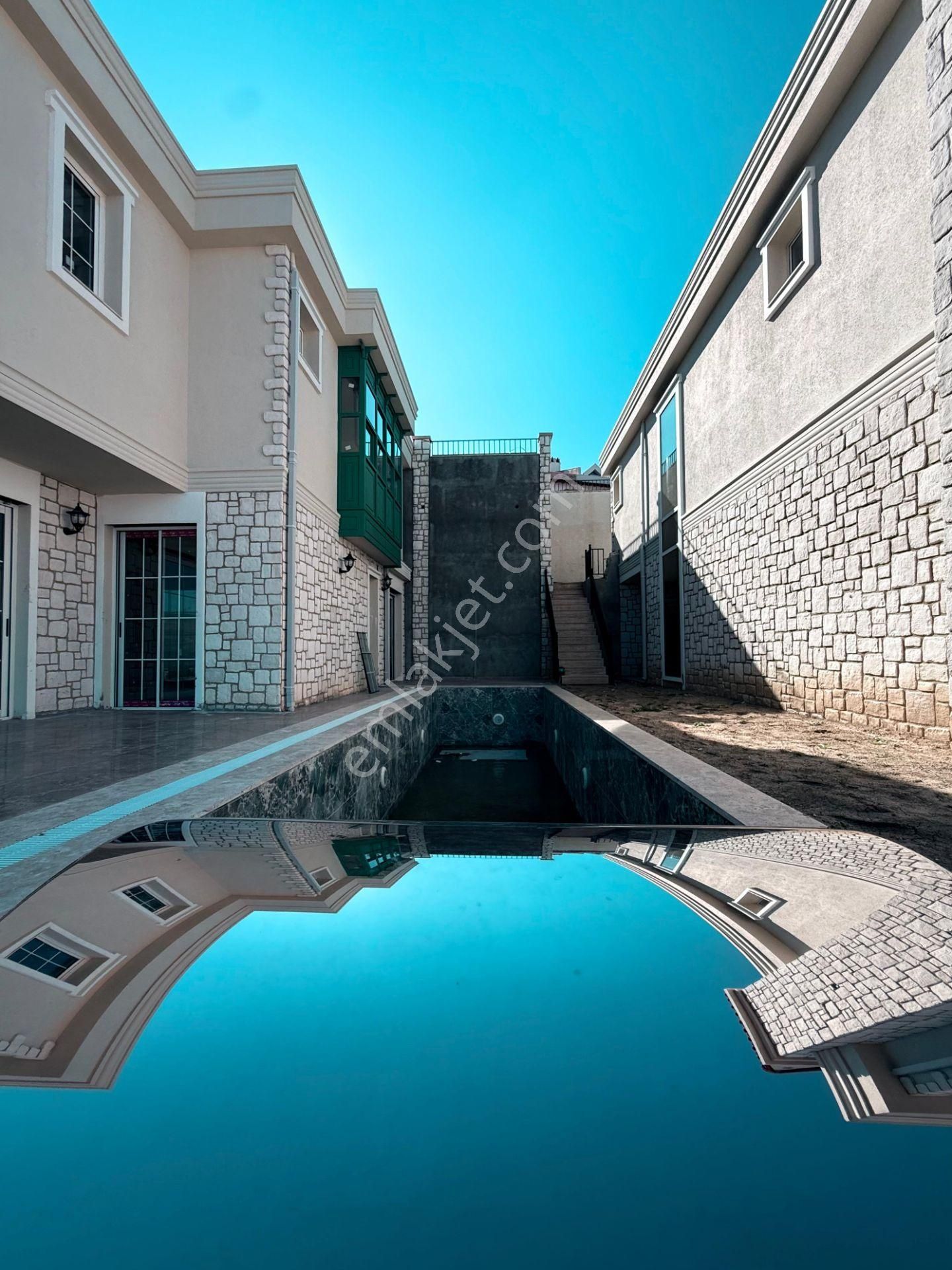 Merkeze Yakın, Manzaralı, Özel Havuzlu Villa - Görsel 28