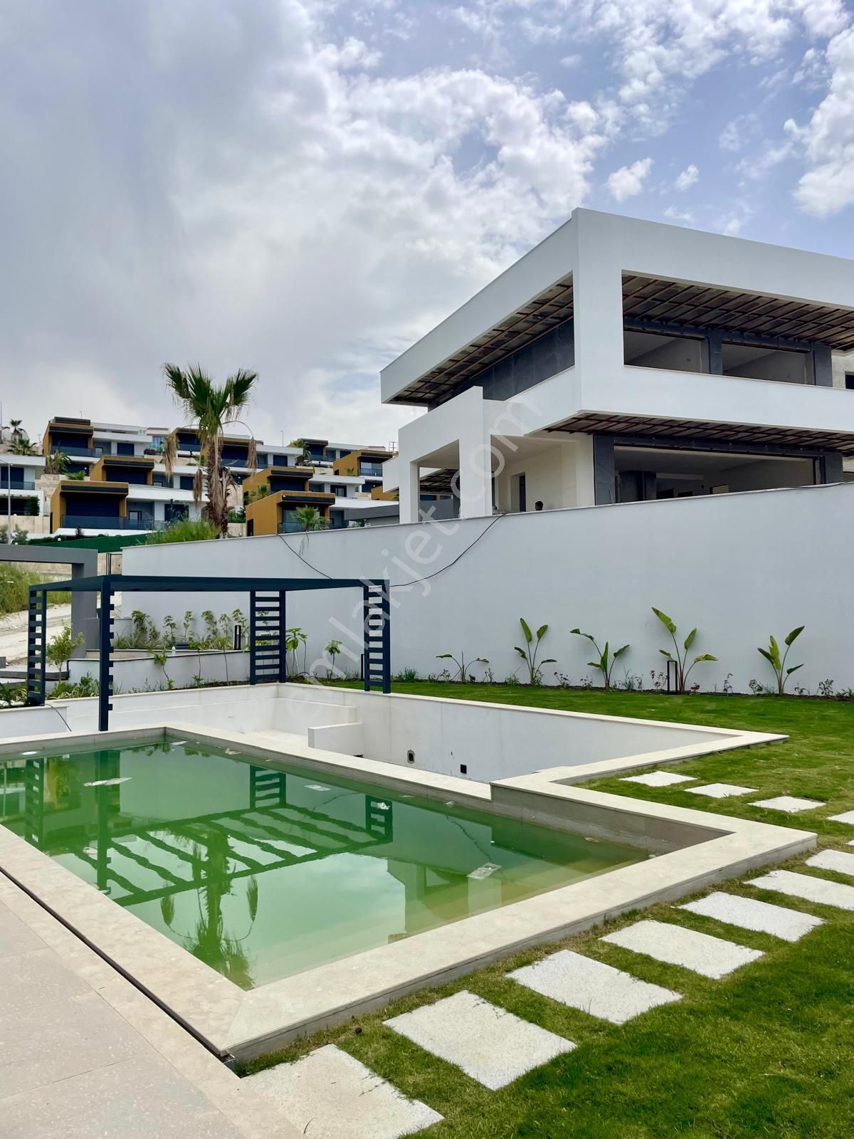 Özel Havuz - Akıllı Teknoloji - Eşsiz Deniz Manzarası - Sıfır Villa - Görsel 12