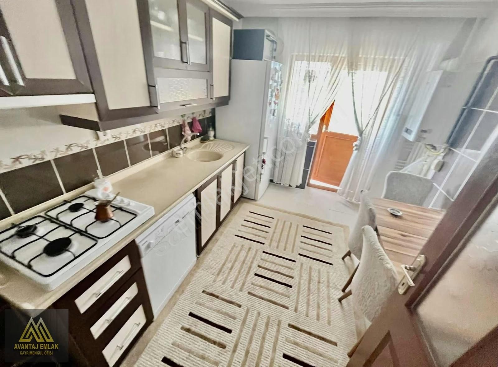 Avantauj'dan Yeşilbayır'da Güney Ceph. Harika Konumlu Yapılı 3+1 - Görsel 3