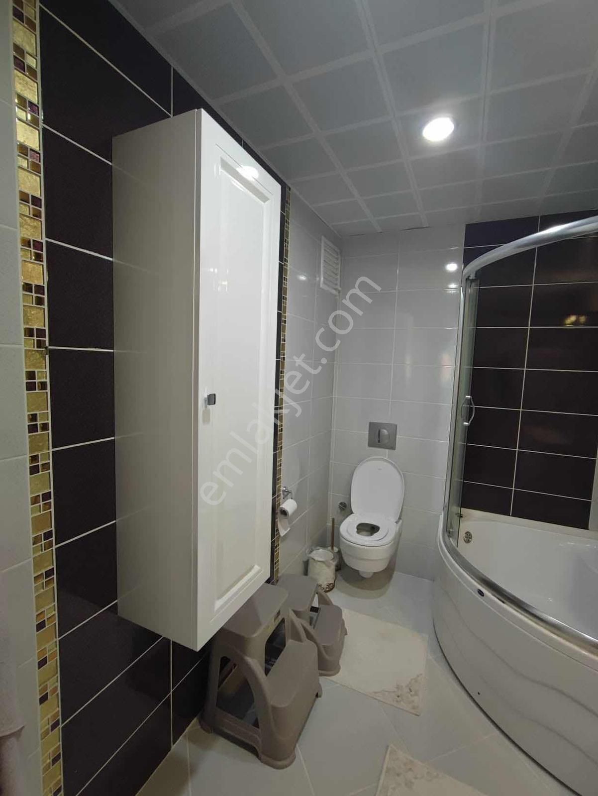 Büyükçekmece'de Villa Tadında Sitiçi Bahçe Katı Eşyalı 3+1 Daire - Görsel 5
