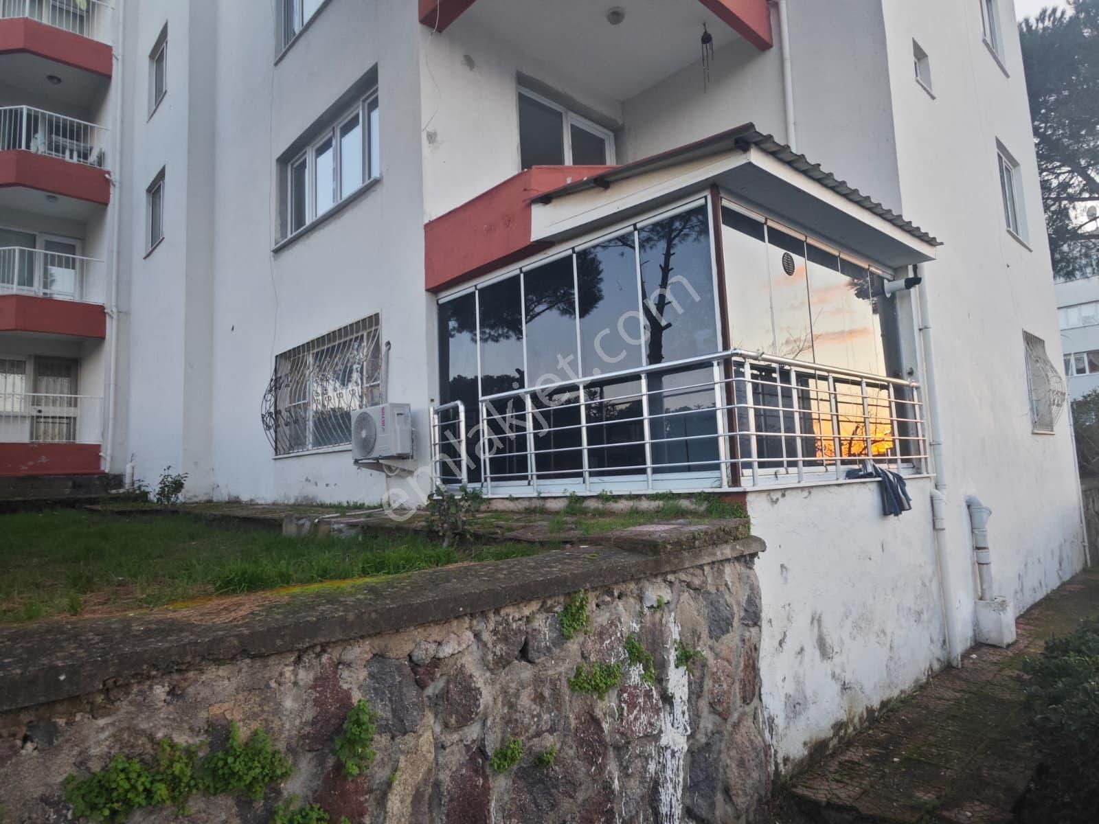 Dikili Ümmetoğlu'ndan 2+1 Deniz Manzaralı Bahçeli Daire 95 M2