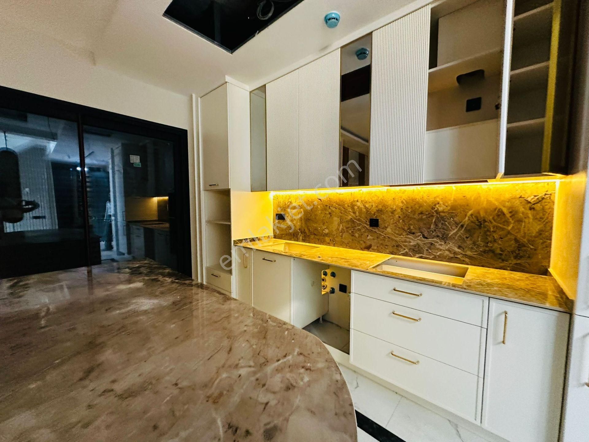 Manzara-güvenlik-özel Havuz-bahçe-otopark-yerden Isıtma-ultra Lüx-akıılı Ev -6+1 Fırsat Villa - Görsel 11