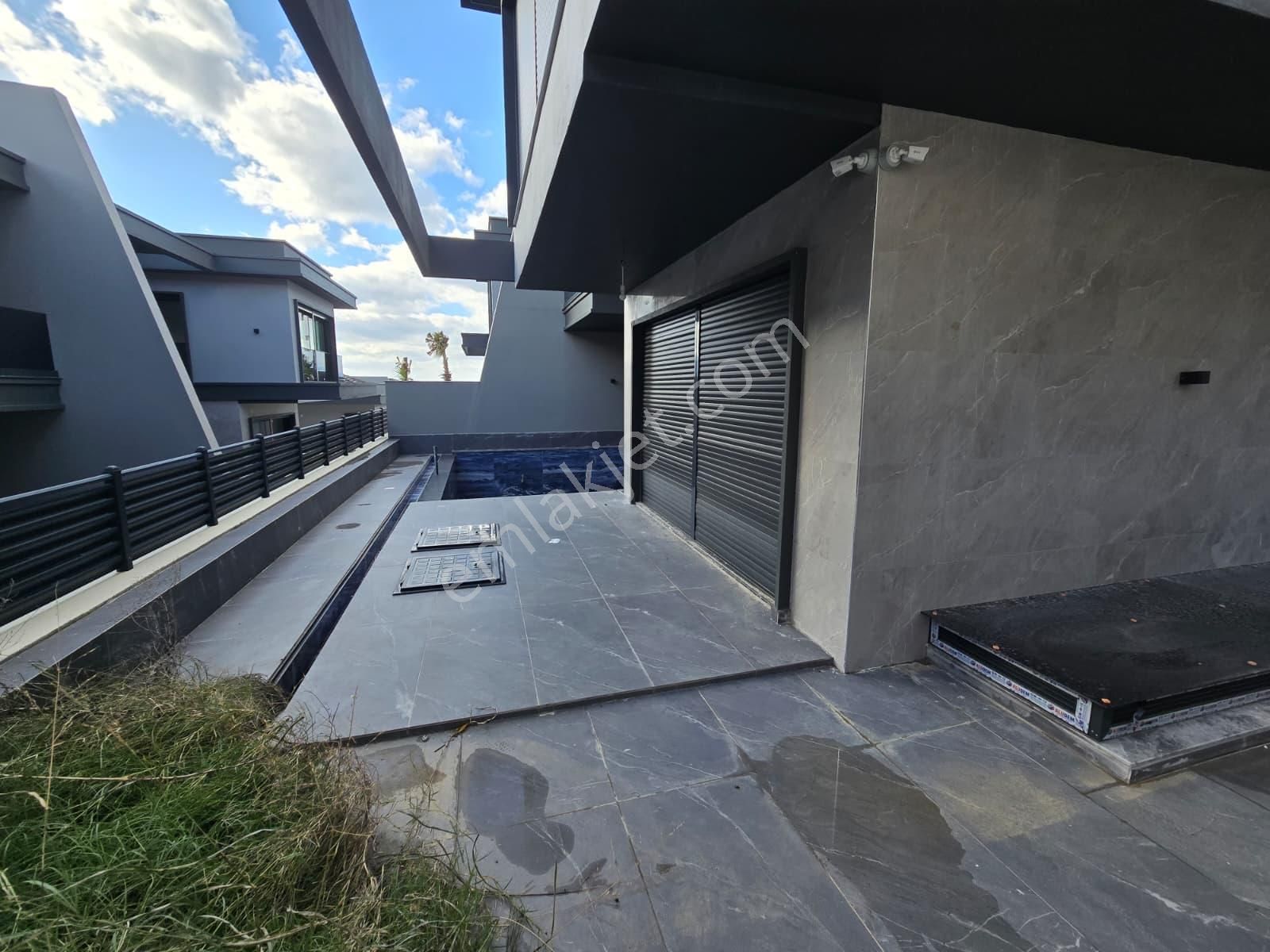 Manzara-güvenlik-özel Havuz-bahçe-otopark-yerden Isıtma-ultra Lüx-akıılı Ev -6+1 Fırsat Villa - Görsel 30
