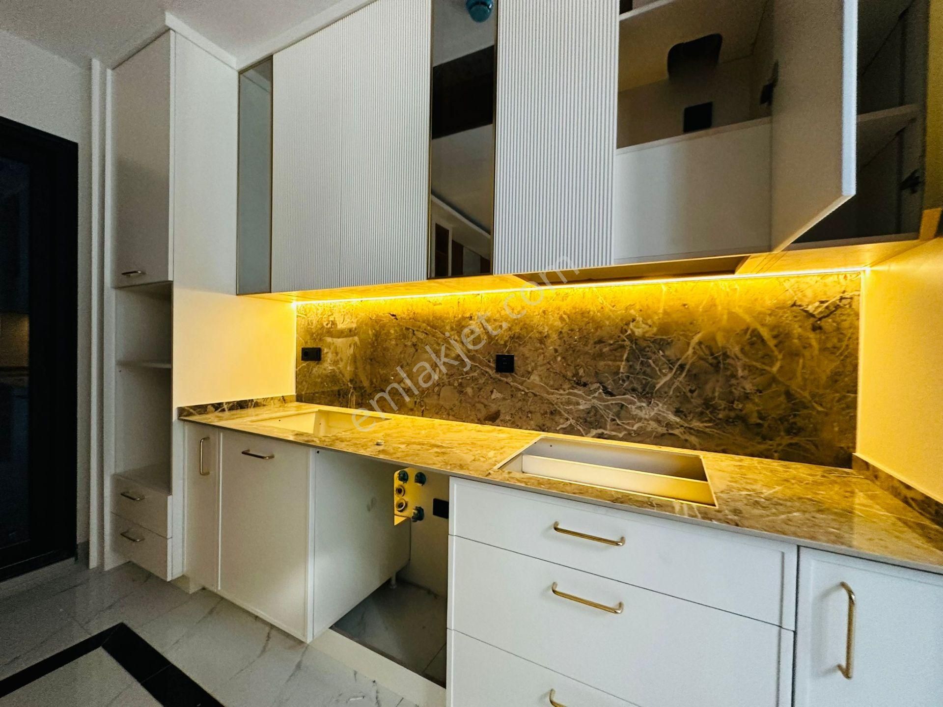 Manzara-güvenlik-özel Havuz-bahçe-otopark-yerden Isıtma-ultra Lüx-akıılı Ev -6+1 Fırsat Villa - Görsel 7